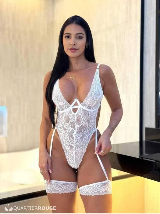 Karine Belle (Photo)