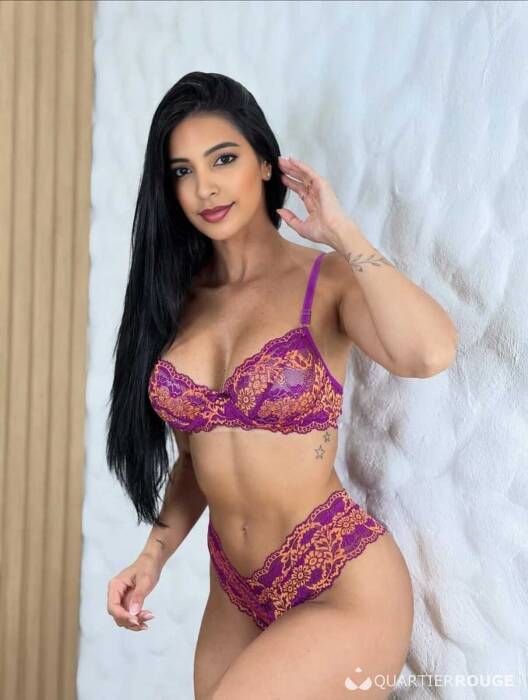 Karine Belle (Photo)