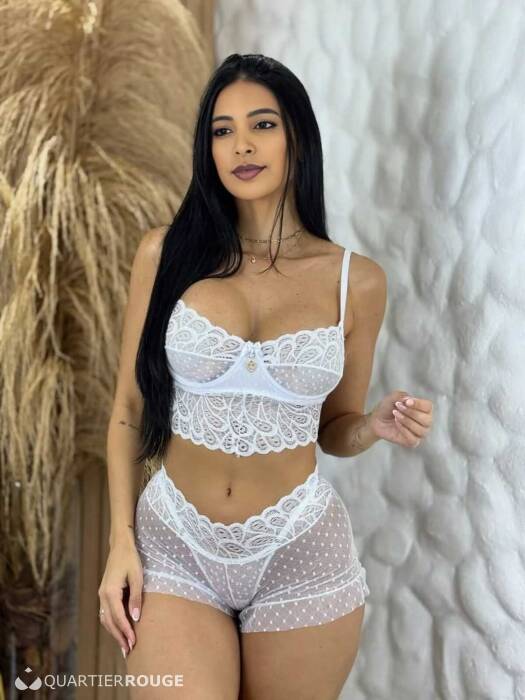 Karine Belle (Photo)