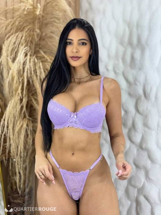 Karine Belle (Photo)