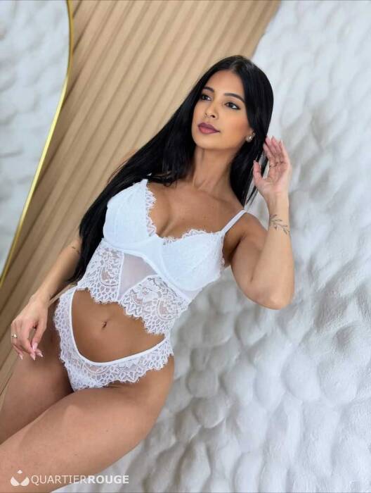 Karine Belle (Photo)