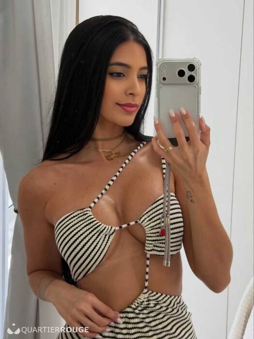 Karine Belle (Photo)