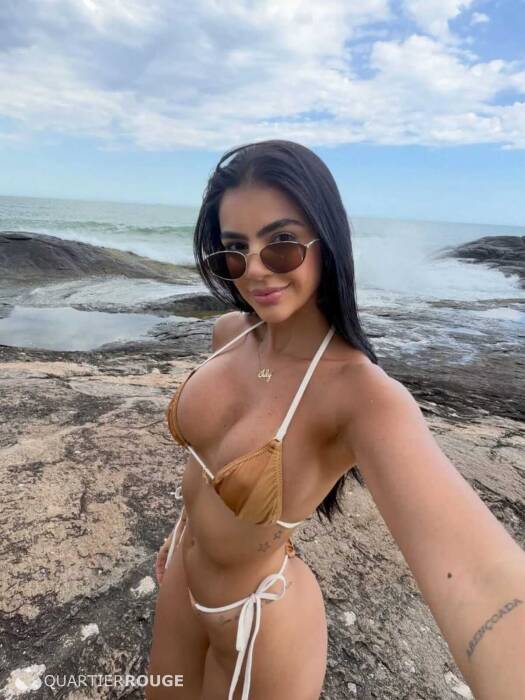 Karine Belle (Photo)