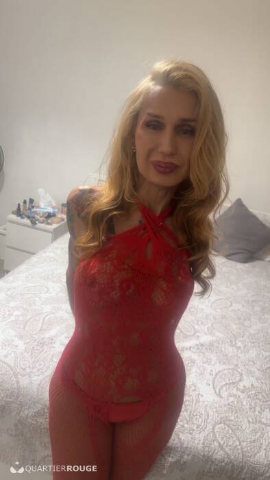 Daniela Evangelista (Photo)