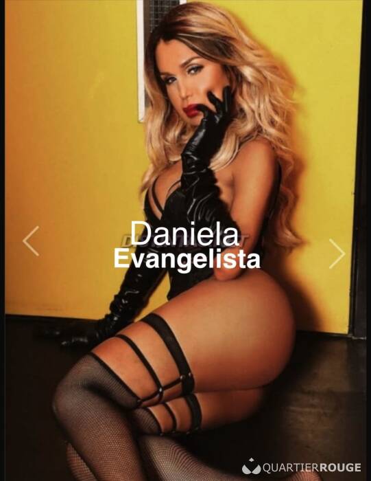 Daniela Evangelista (Photo)