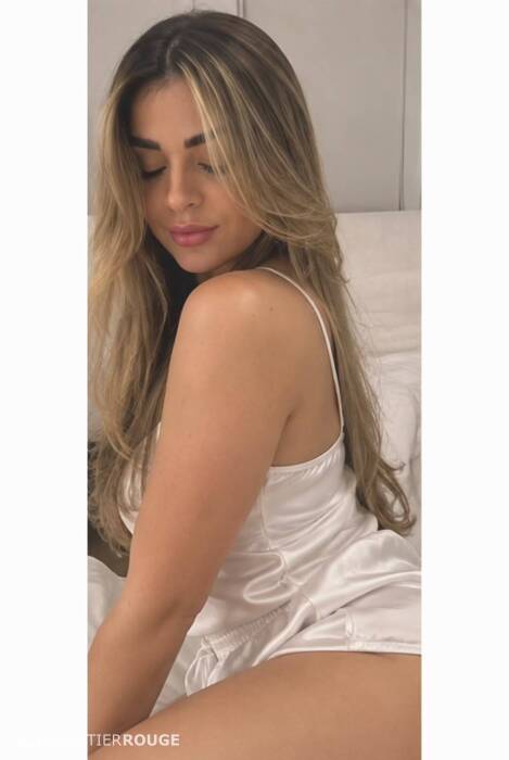 ANNA BELLE (Photo)