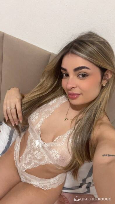 ANNA BELLE (Photo)