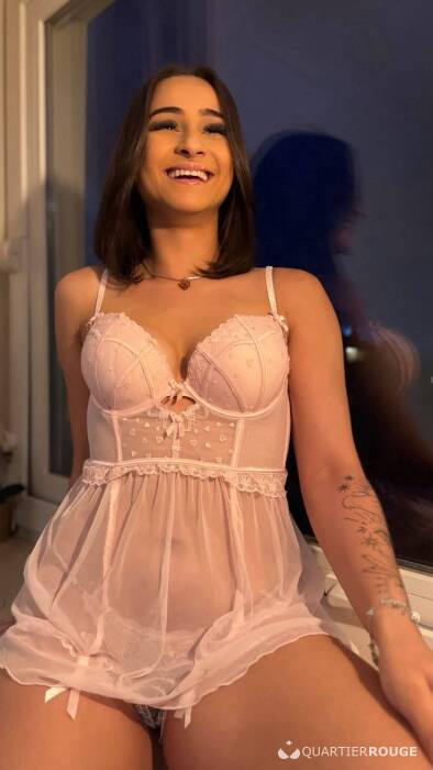 Ana (Photo)