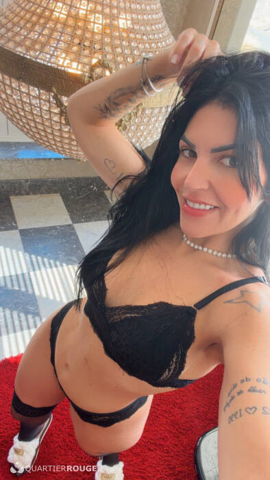 Mia (Photo)