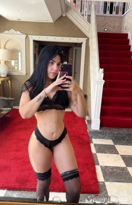 Mia (Photo)