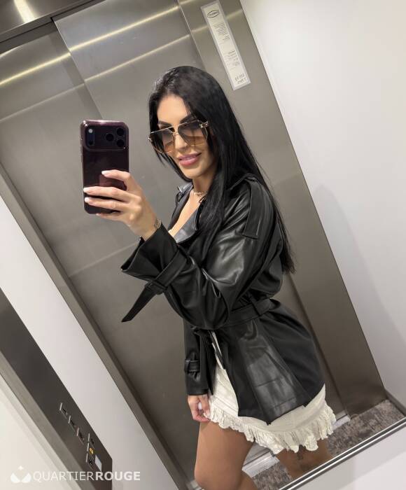 Mia (Photo)