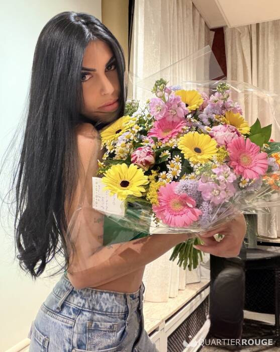 Mia (Photo)