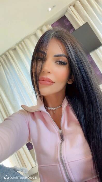 Mia (Photo)