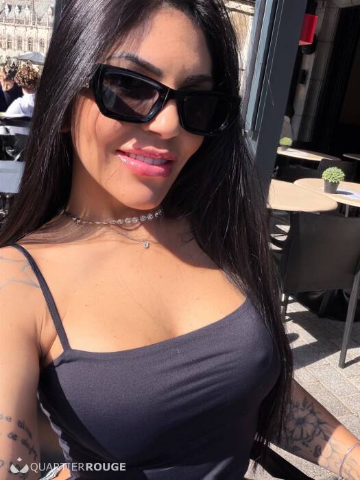 Mia (Photo)