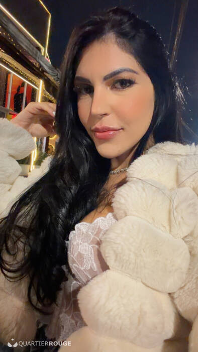 Mia (Photo)