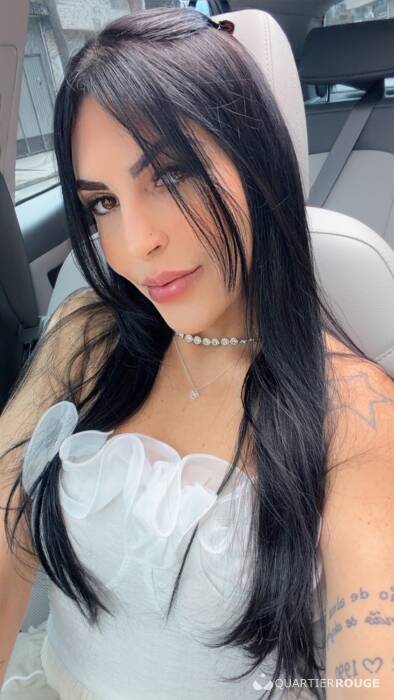 Mia (Photo)