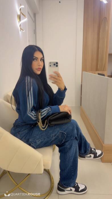 Mia (Photo)