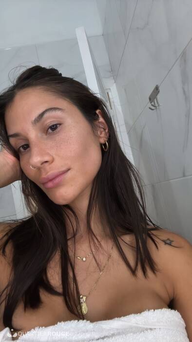 Mia (Photo)