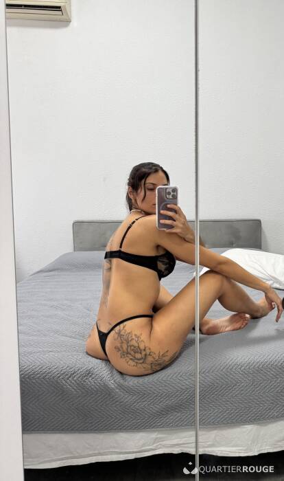 Mia (Photo)