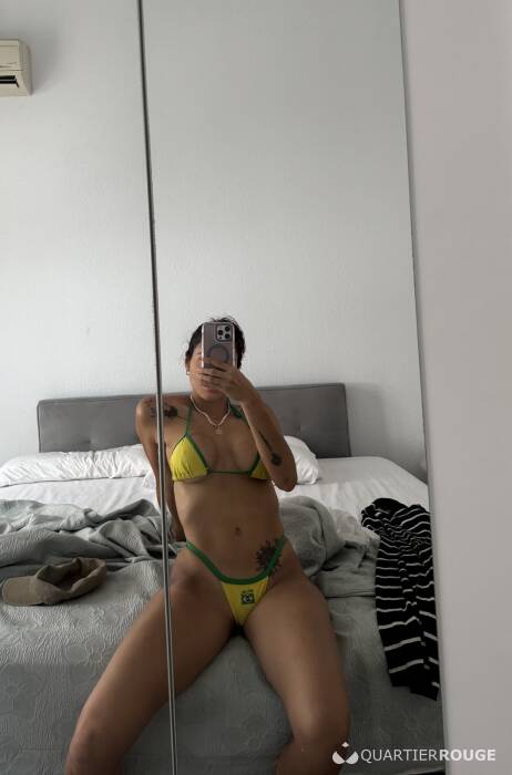Mia (Photo)