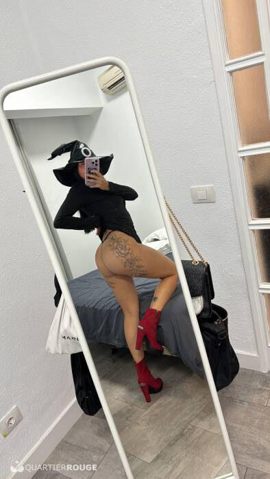 Mia (Photo)