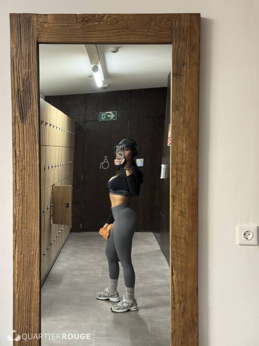 Mia (Photo)