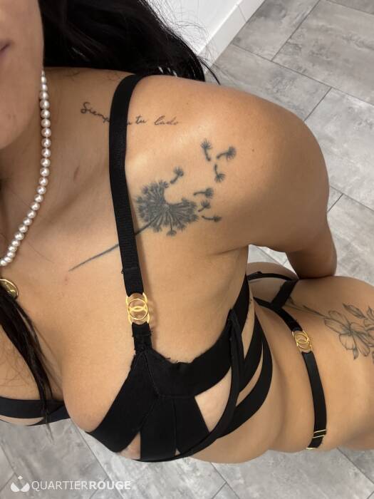 Mia (Photo)