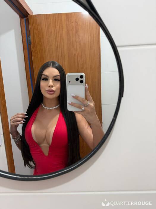 Juliaaa (Photo)