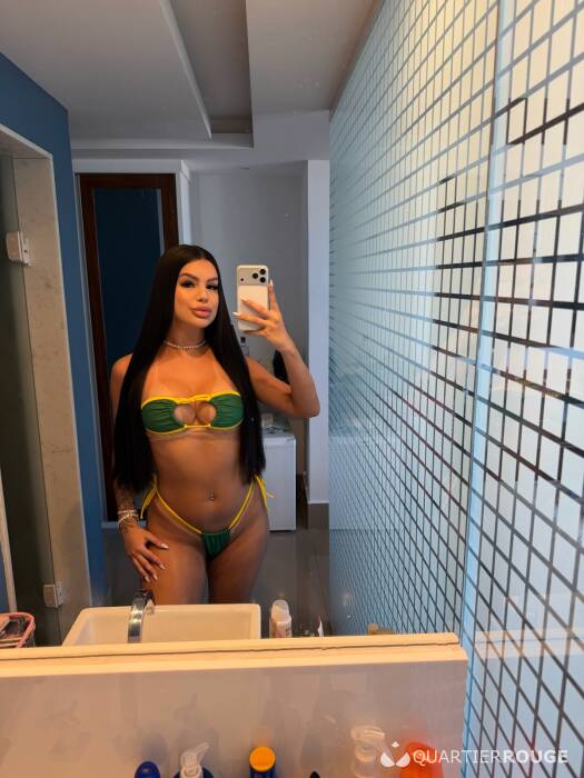 Juliaaa (Photo)