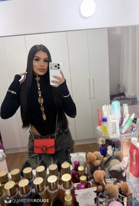 Juliaaa (Photo)