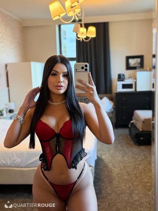 Juliaaa (Photo)
