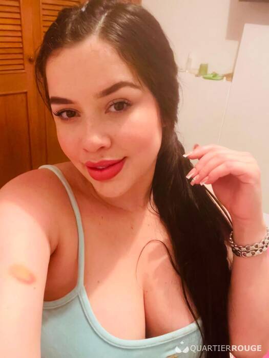 MANUELA (Photo)