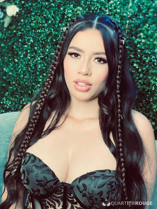 MANUELA (Photo)
