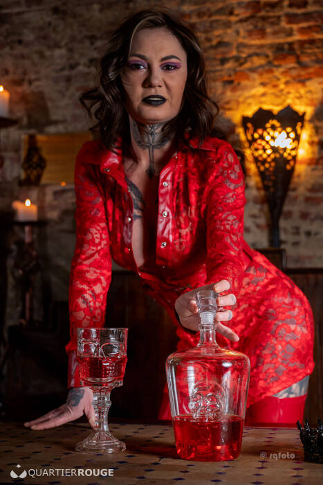 Meesteres Kiana (Photo)