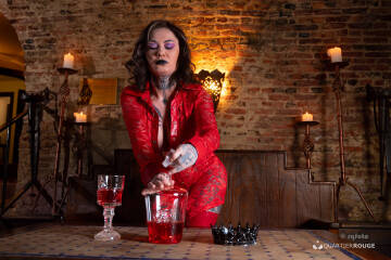 Meesteres Kiana (Photo)