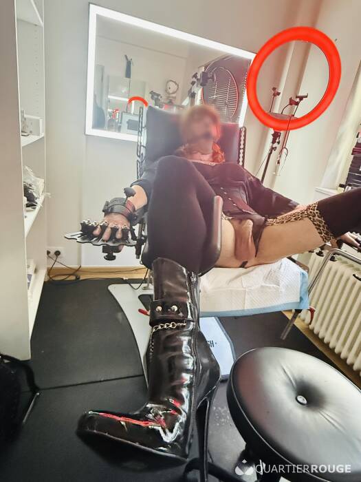 Mistress NAELLE (Photo)