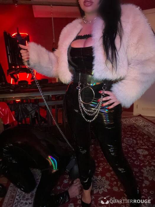 MISTRESS NAELLE (Photo)