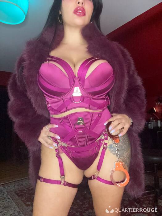 Mistress NAELLE (Photo)