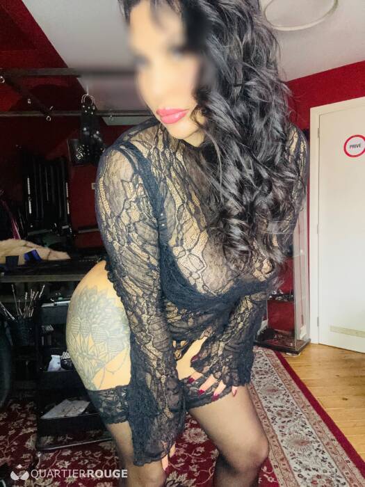 Mistress NAELLE (Photo)