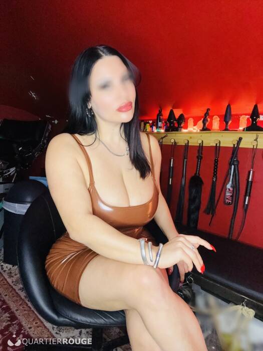 Mistress NAELLE (Photo)