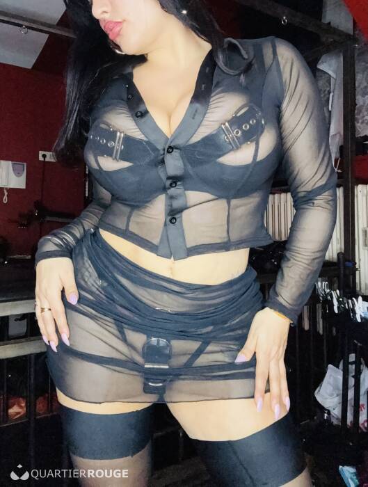 Mistress NAELLE (Photo)