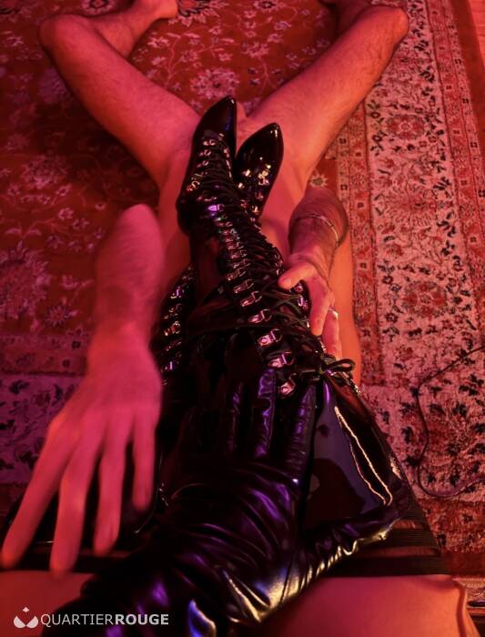 Mistress NAELLE (Photo)