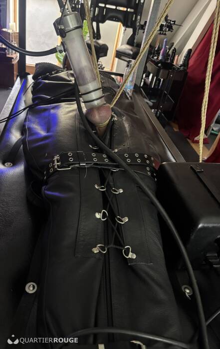 Mistress NAELLE (Photo)