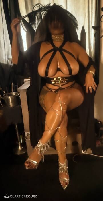 Mistress NAELLE (Photo)