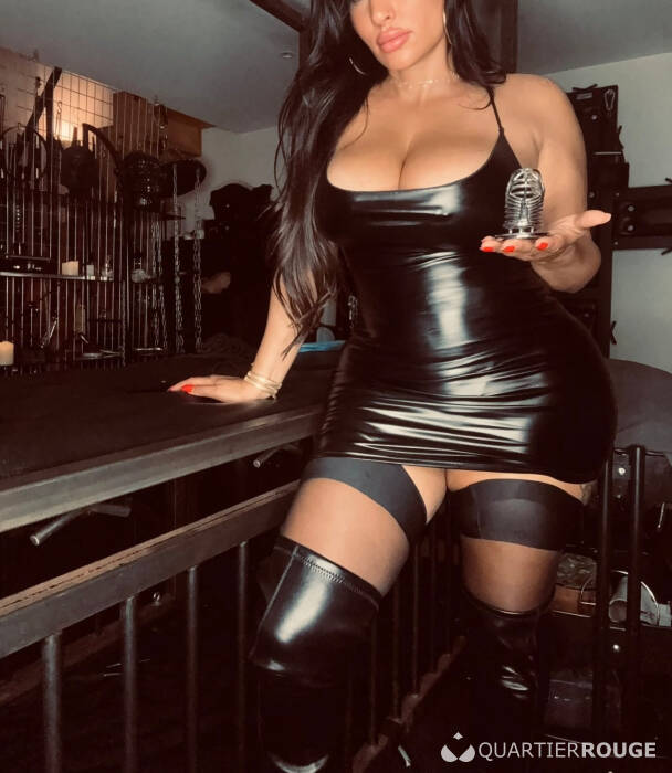 Mistress NAELLE Luxury (Photo)