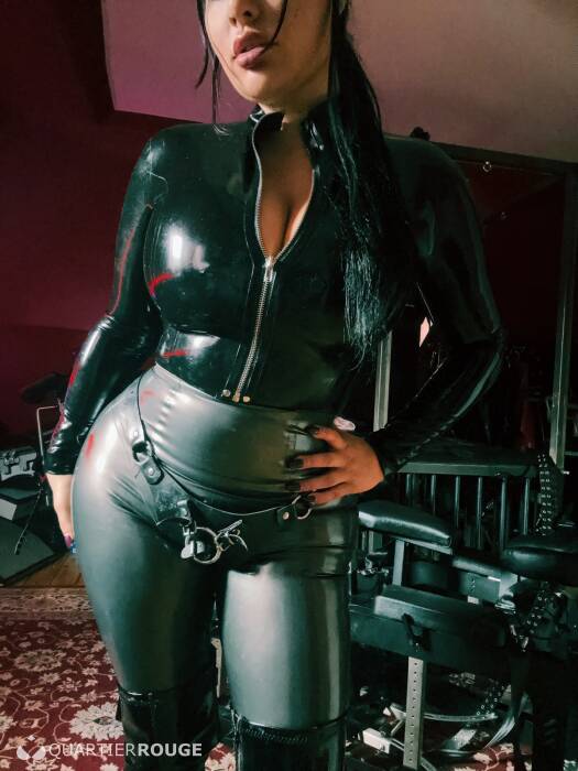 MISTRESS NAELLE (Photo)