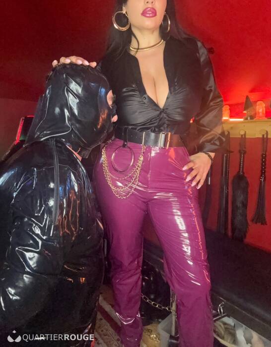 Mistress NAELLE (Photo)