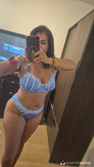 Carla Complet (Photo)