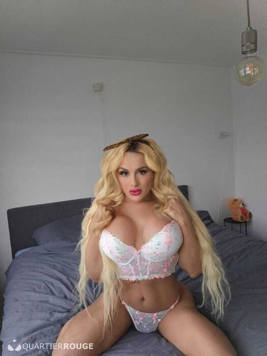 Trans DEBORA (Photo)