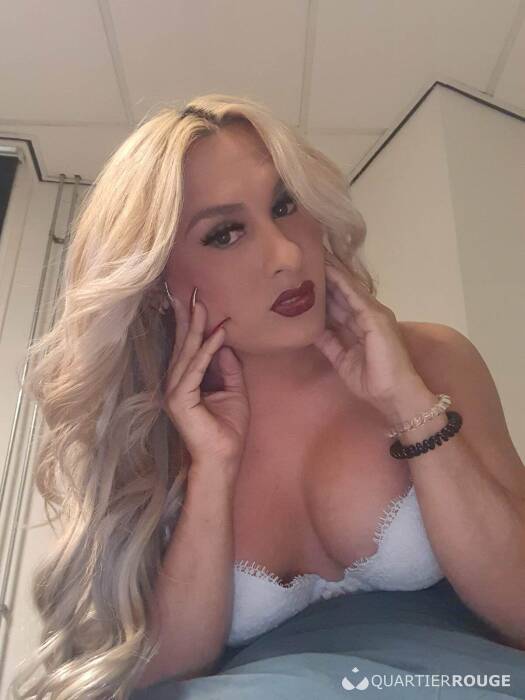 Trans DEBORA (Photo)